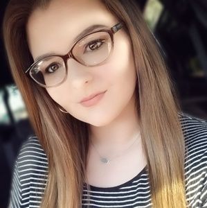 Meet your Posher, Camille